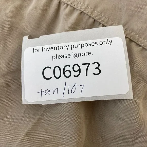 Chico's Grommet Top Blouse Women's Size 1 Tan Long Sleeve Polyester Snap Button - Picture 7 of 7